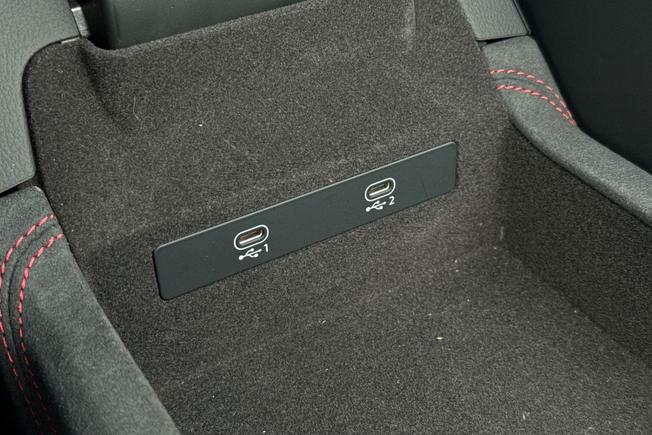 AUDI RS6 Avant Photo 51
