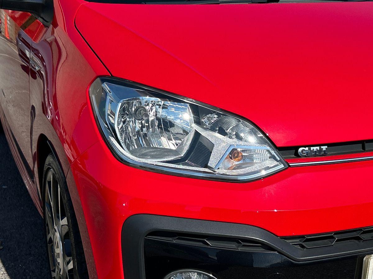Volkswagen up! Photo autoimg-a1093395ad87b8440fe03cd67554d0180ff38f9d.jpg