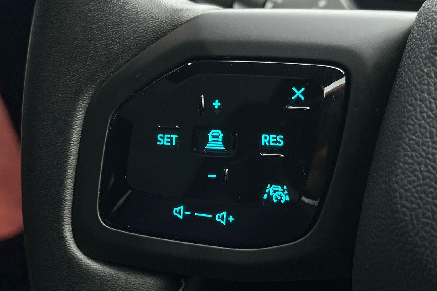Ford EXPLORER Photo 24