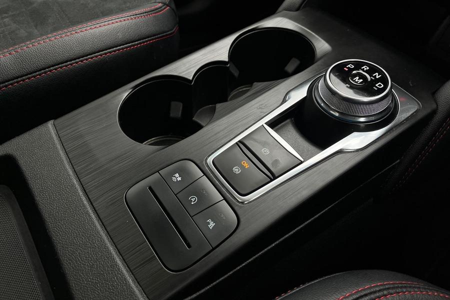 Ford Kuga Photo autoimg-a10b78b203e67b92cbb8d263479ddd2d8b3d4fb5.jpg