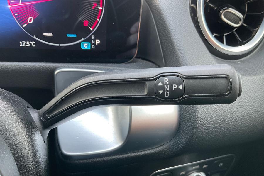 Mercedes-Benz GLB Photo autoimg-a10e0b49168726007f2afe599d54b60e41054e7d.jpg