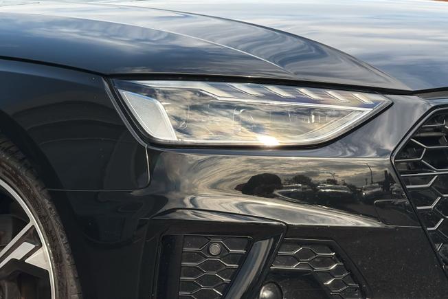 AUDI A4 Photo 19