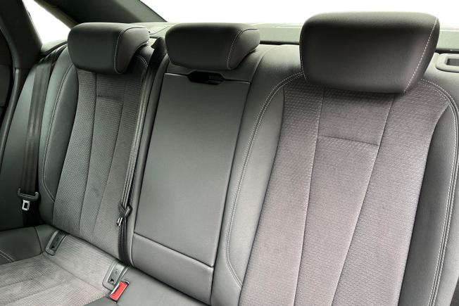 Audi A4 Photo 9