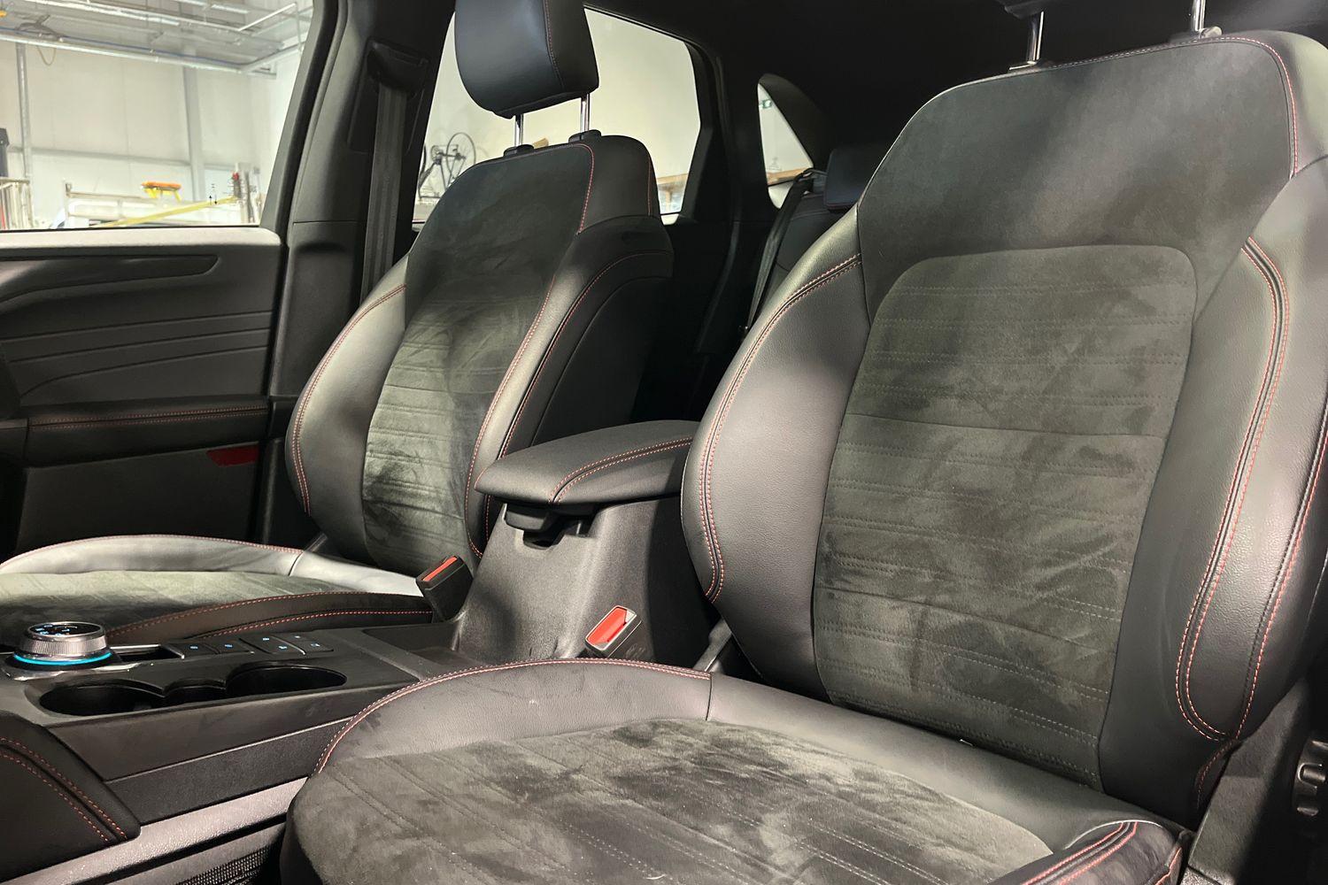 Ford KUGA Photo 18