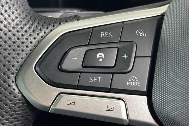 Volkswagen Touareg Photo 16