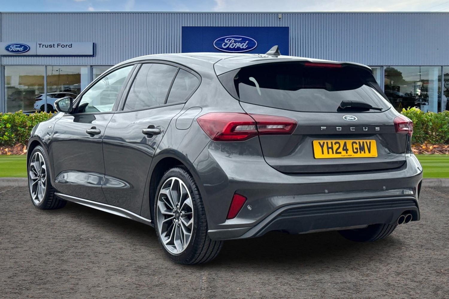 Ford FOCUS Photo 1