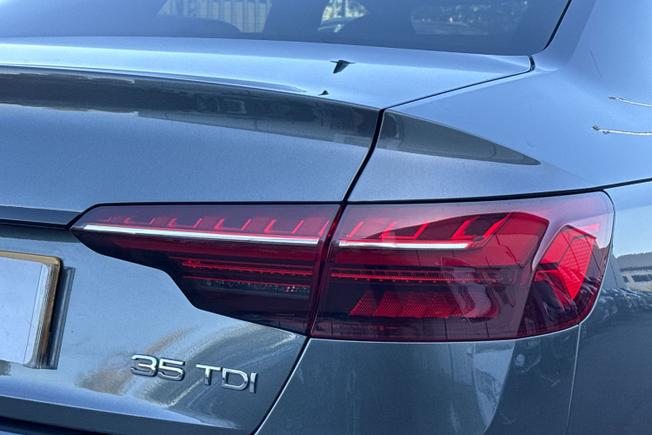 AUDI A4 Photo 18