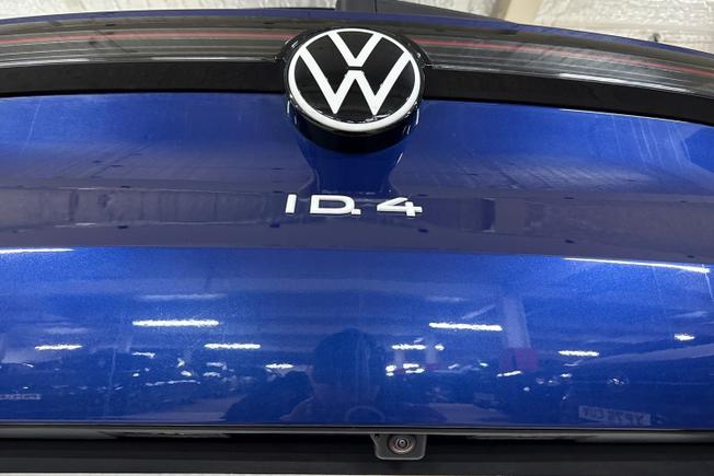 VOLKSWAGEN ID.4 Photo 35