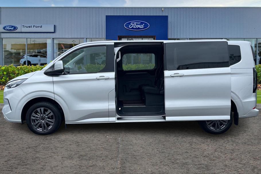 Used Ford TOURNEO CUSTOM LA74UFT 5