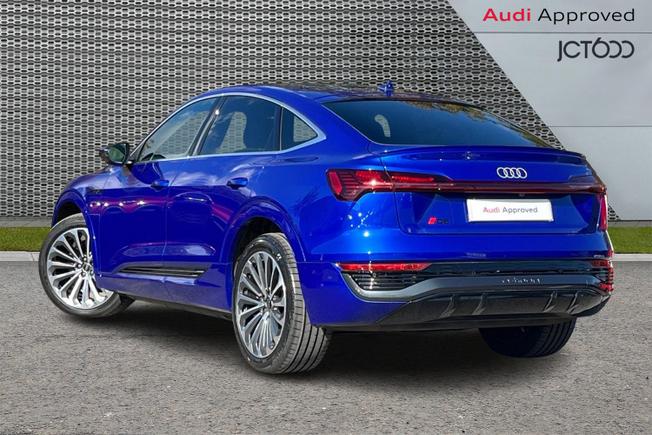 AUDI Q8 E-Tron Photo 3