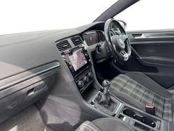 VOLKSWAGEN Golf Photo 2