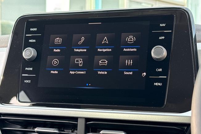 VOLKSWAGEN T-Roc Photo 13