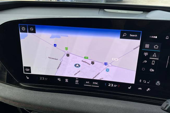 AUDI S6 E-Tron Avant Photo 14