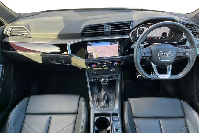 AUDI Q3 Photo 10
