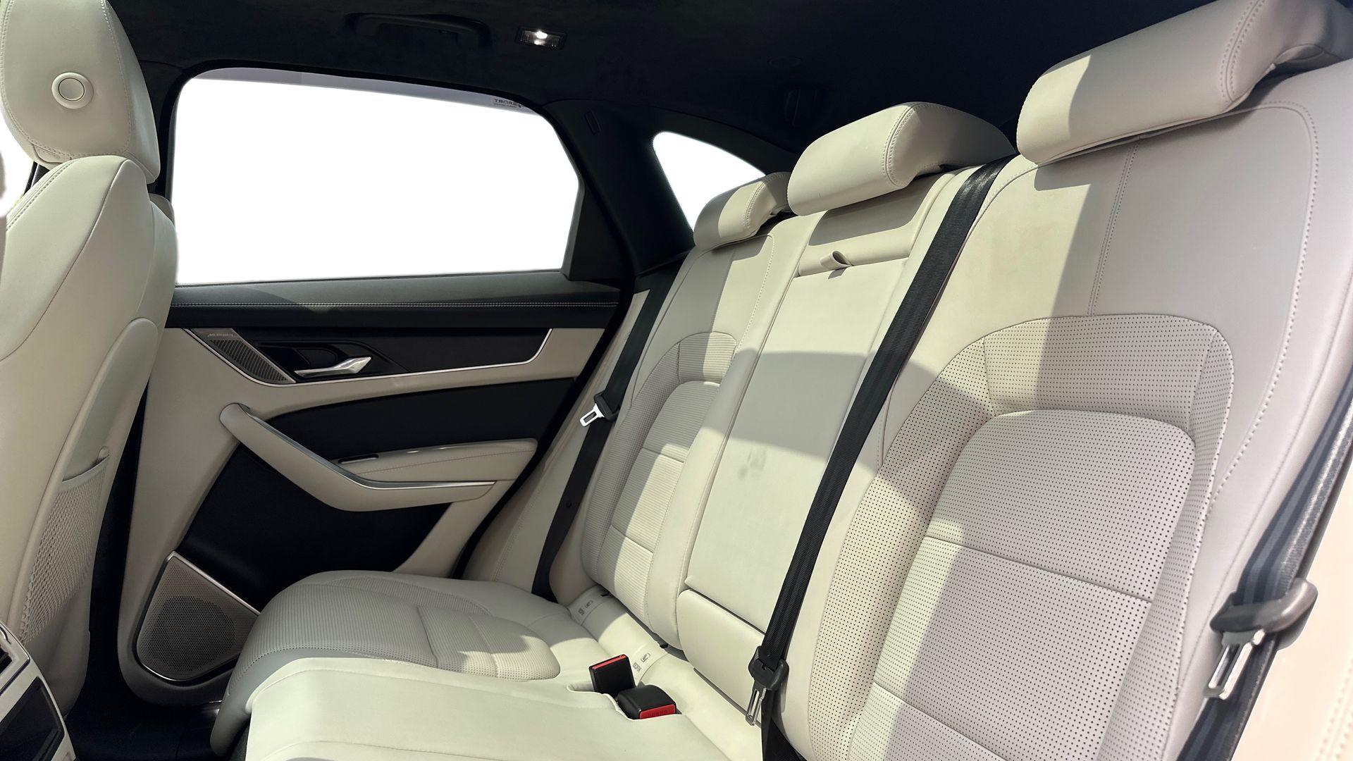 2024 Jaguar F-Pace thumbnail 4