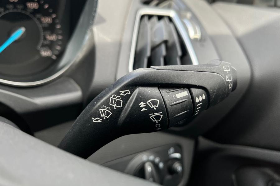 Ford KUGA Photo autoimg-a131bc3d479e4c500f97e1405088f69d874a6871.jpg
