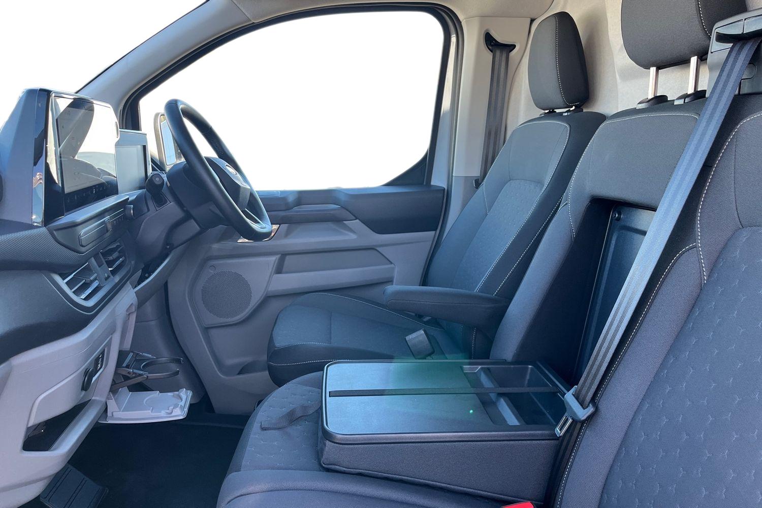 Ford TRANSIT E-CUSTOM Photo 9