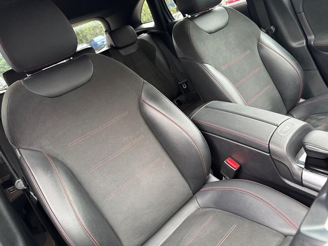 Mercedes-Benz GLA Photo 26