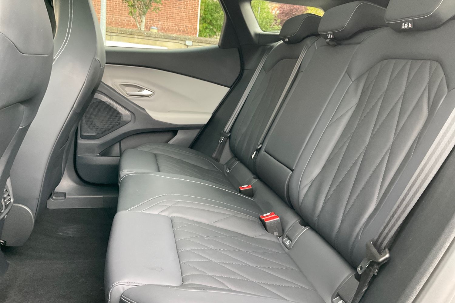 Ford Explorer Photo 19