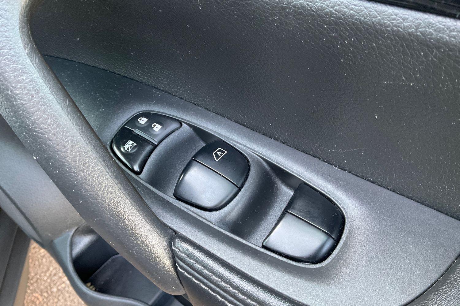 Nissan X-TRAIL Photo 15