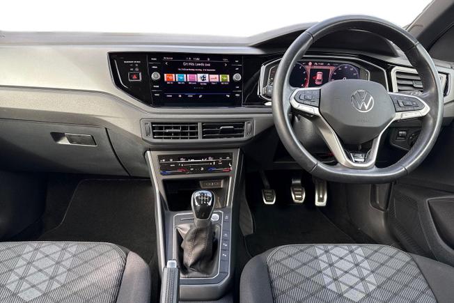 VOLKSWAGEN Taigo Photo 10
