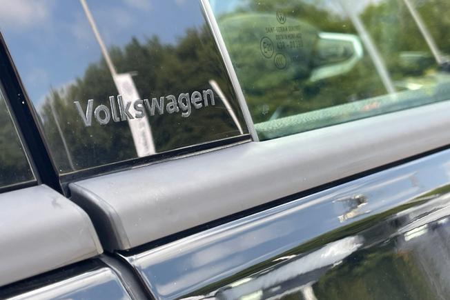 VOLKSWAGEN Golf Photo 23