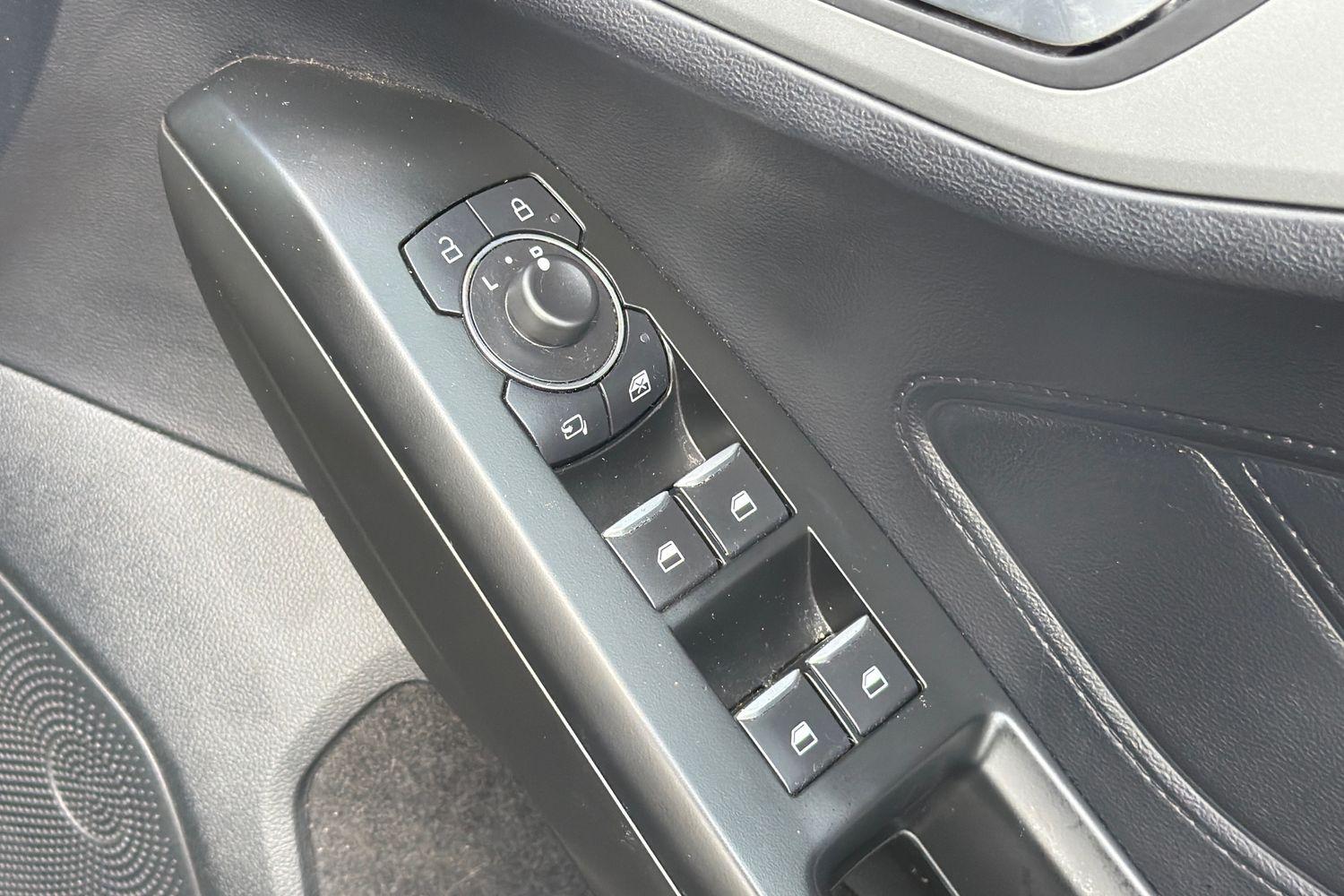 Ford Focus Photo 15