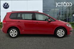 VOLKSWAGEN Touran Photo 4
