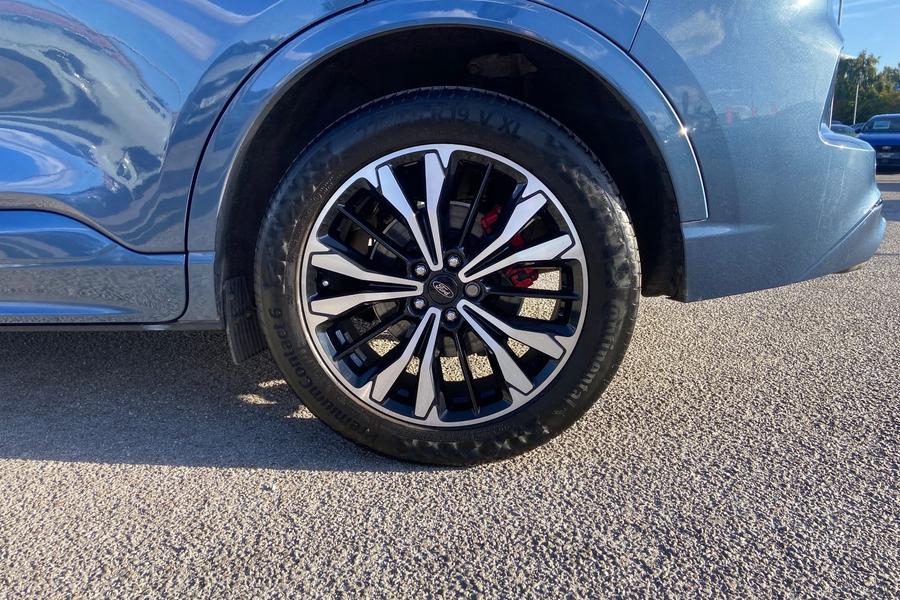 Ford KUGA Photo autoimg-a14976a118b2b1005e5ae7971a7a6c71ef93dc27.jpg