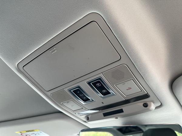 Land Rover Defender 110 Photo autoimg-a149a112212e42bcb7c96a2173f4667150a2c433.jpg