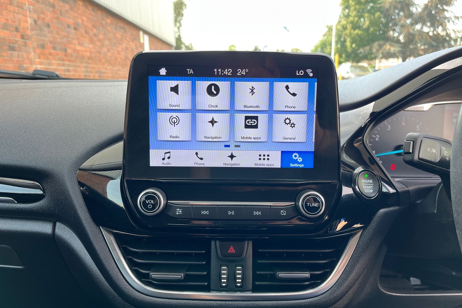 Ford Fiesta Photo 33