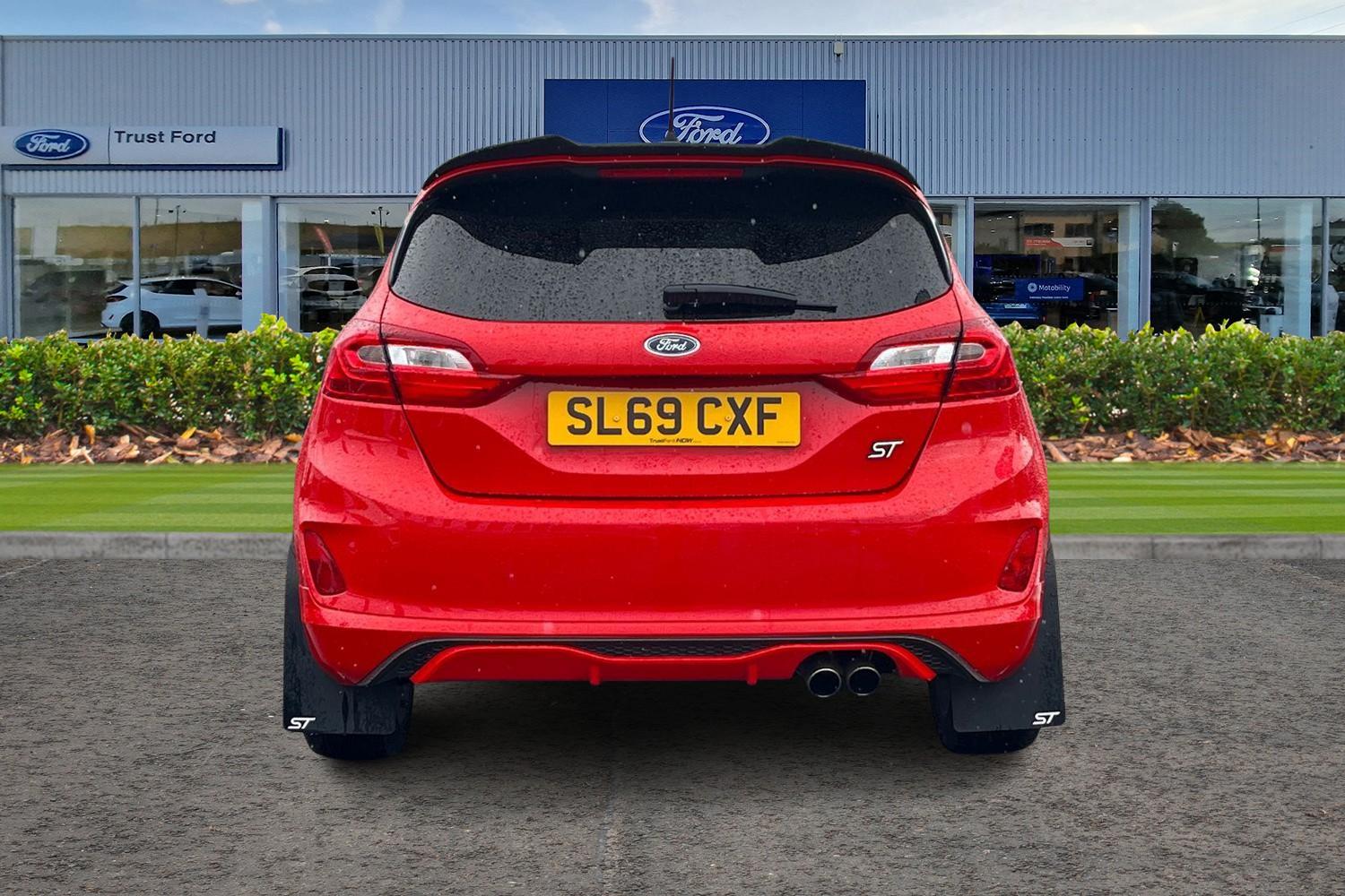 Ford Fiesta Photo 6