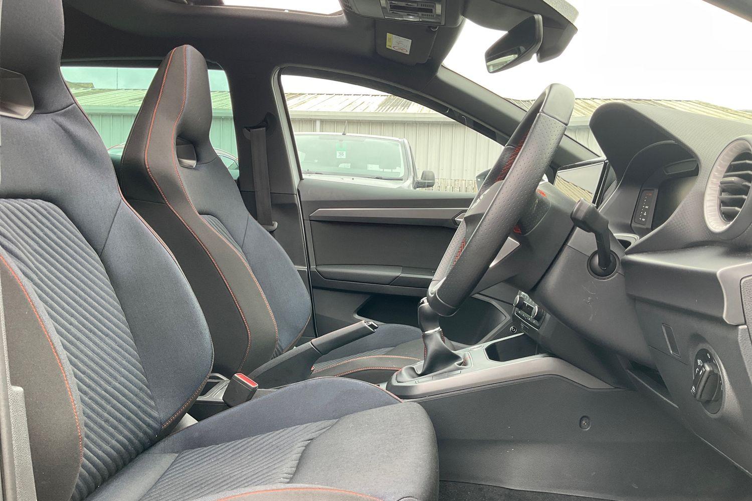 SEAT IBIZA Photo 16