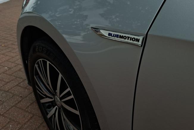 VOLKSWAGEN Golf Photo 27