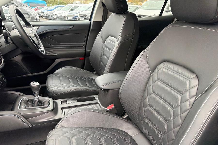 Ford FOCUS Photo autoimg-a1559a4495c98049f1954148be2af62ba0a41c40.jpg
