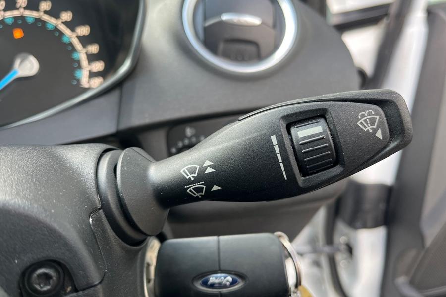 Ford Fiesta Photo autoimg-a156bb32798bf69b939136a8b5f90dc34bf8cc27.jpg
