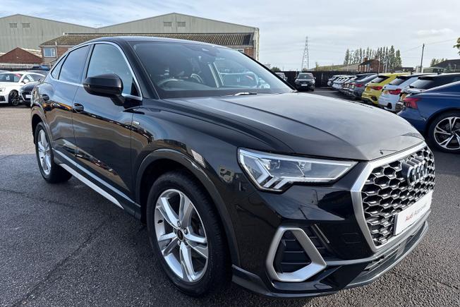 AUDI Q3 Photo 23