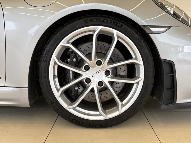 PORSCHE 718 Cayman Photo 25