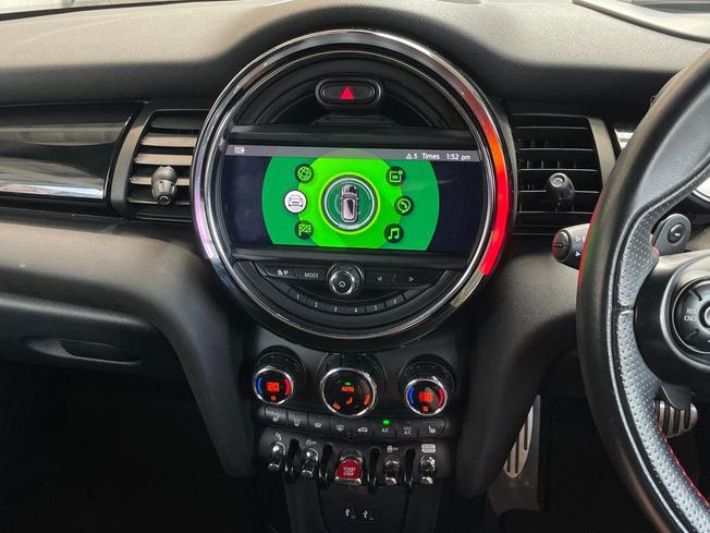 MINI Hatch Photo 14