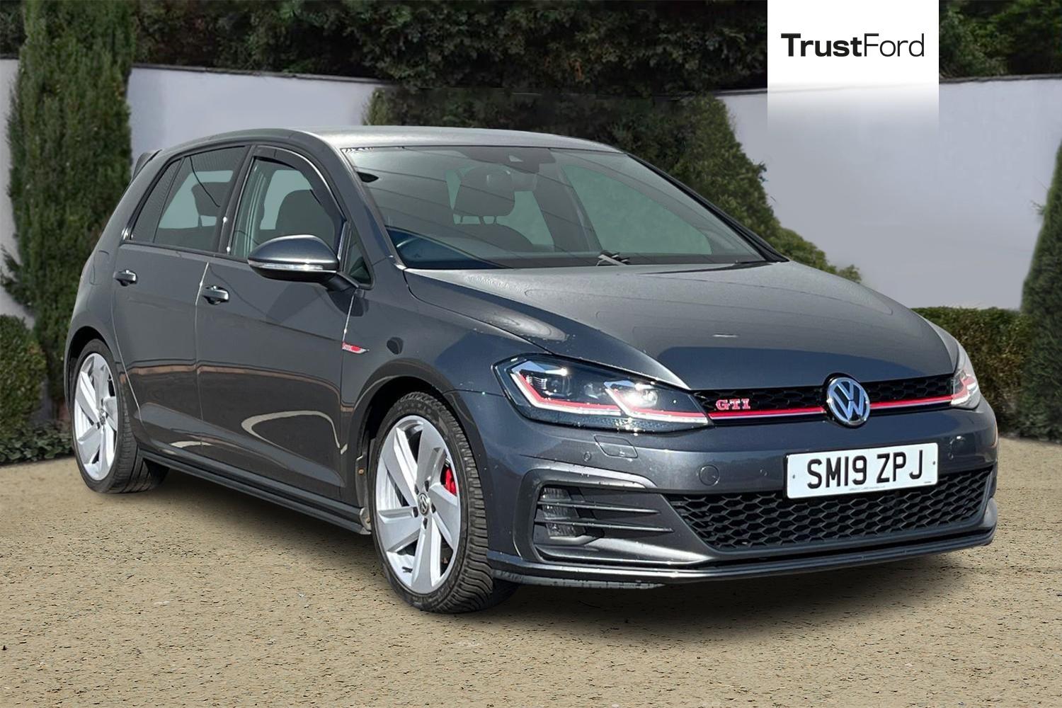 Volkswagen GOLF Photo 0