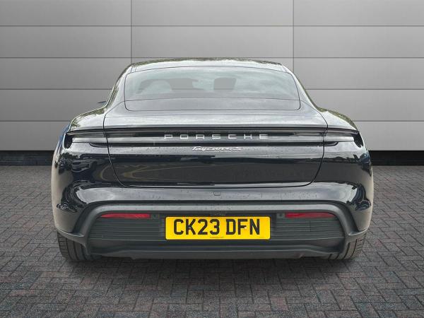 Porsche Taycan Photo autoimg-a165fa89b1555d7c75461b3cae063aa1d2907190.jpg