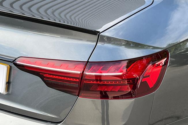 AUDI A4 Photo 18