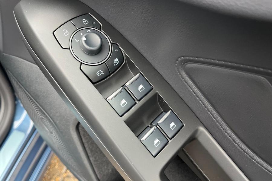 Ford Focus Photo autoimg-a16826b0a121cf380a2562ed9bcc42d6e38fd975.jpg