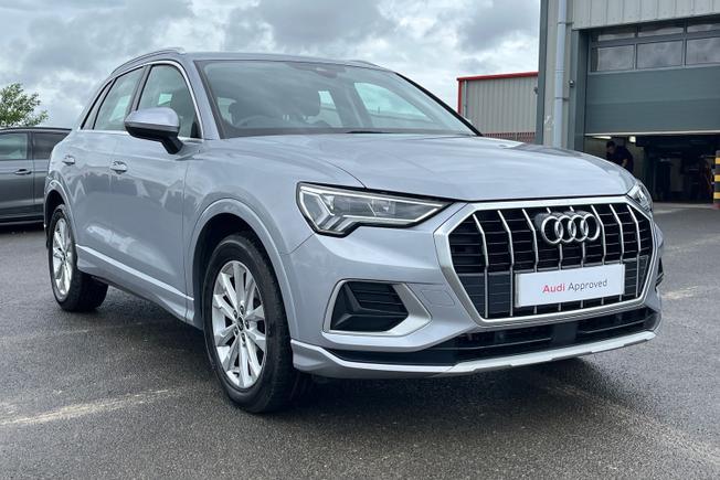 AUDI Q3 Photo 22