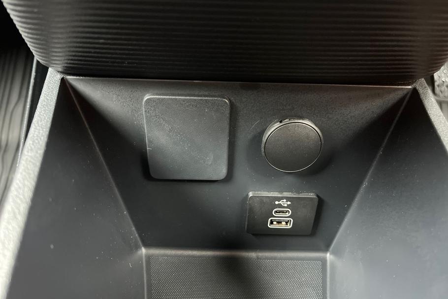 Used Ford E-Transit Courier UXZ7898 19