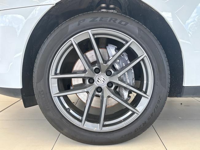 PORSCHE Macan Photo 25