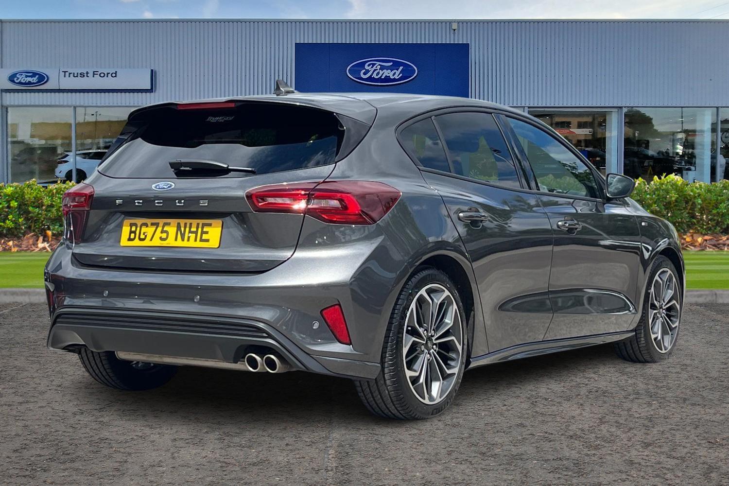 Ford Focus Photo 3
