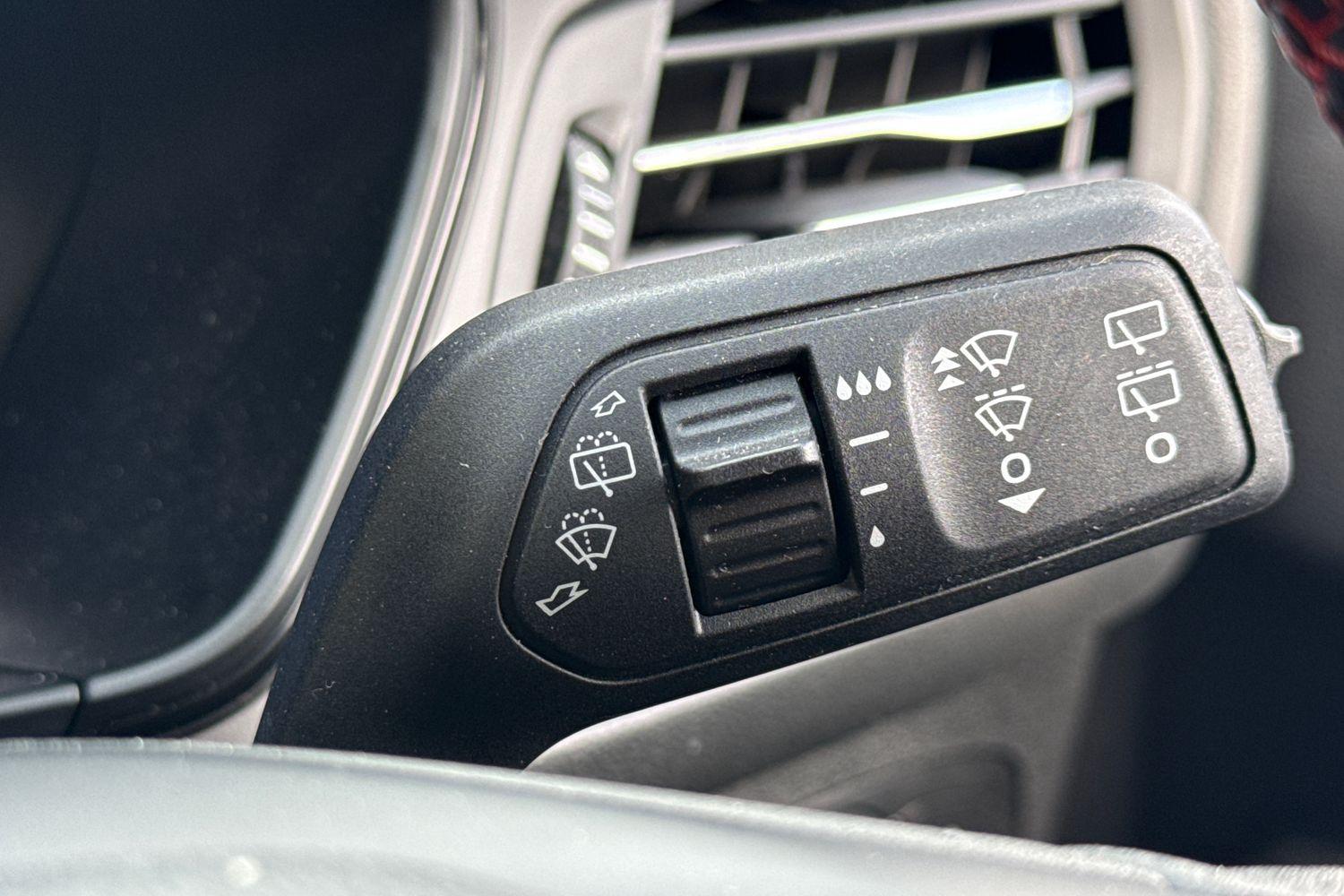 Ford FOCUS Photo 14