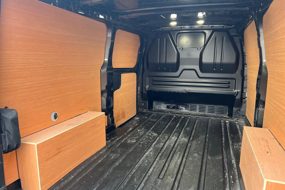 Used Ford TRANSIT CUSTOM WO25UKD 32