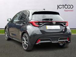 TOYOTA Yaris Photo 3
